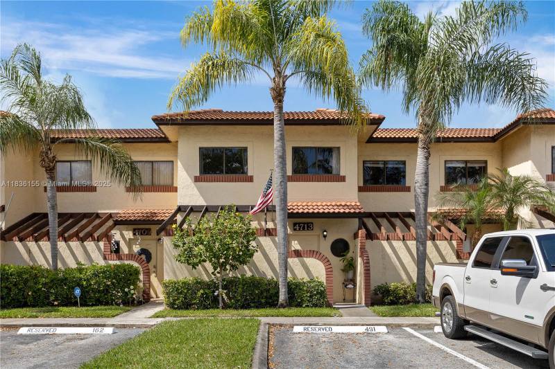 Townhouse for rent at 4713 N Pine Island Rd, Fort Lauderdale, FL 33351