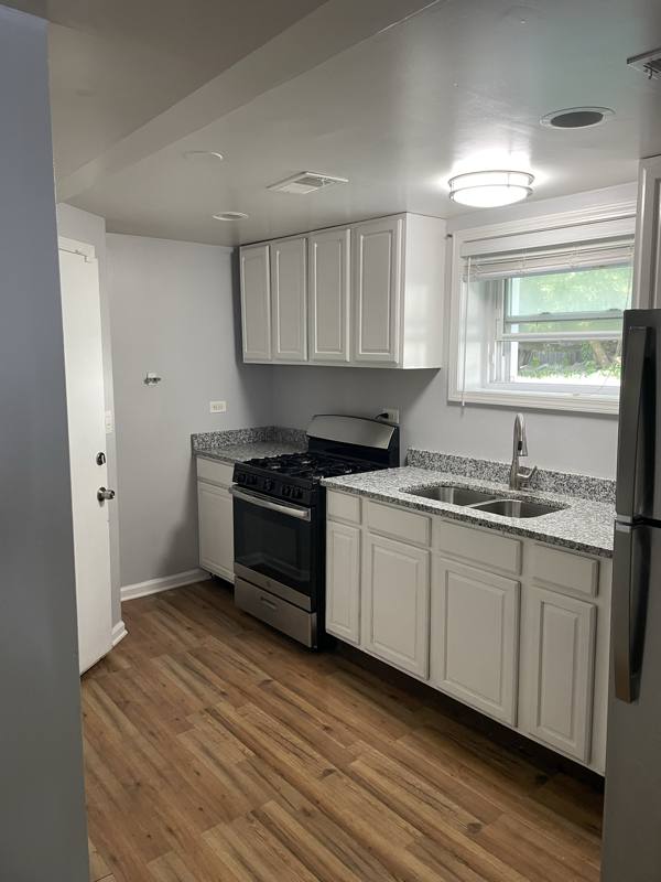 Apartment for rent at 1436 E 71st Place, Chicago, IL 60619