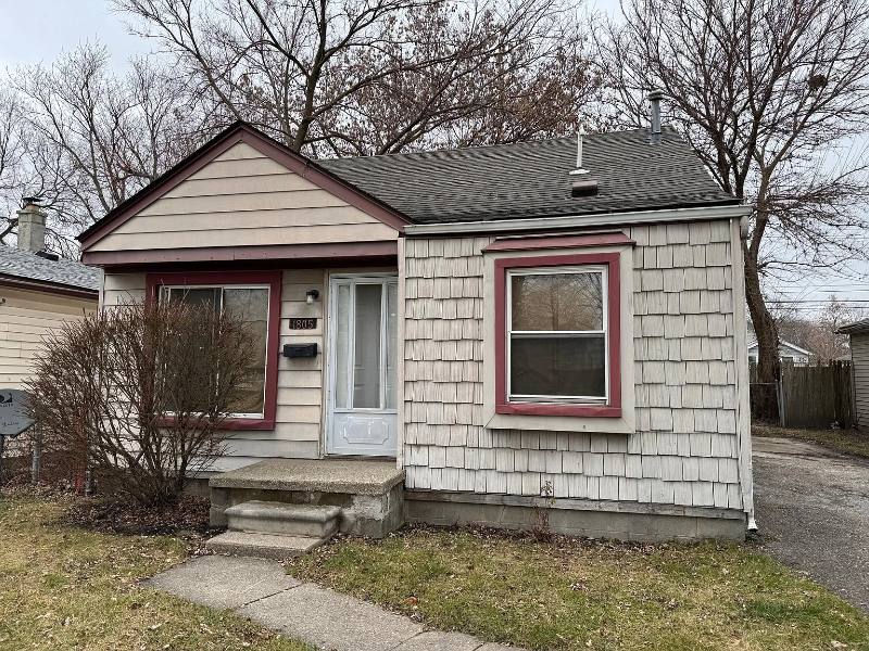 House for rent at 1805 E Evelyn Ave, Hazel Park, MI 48030