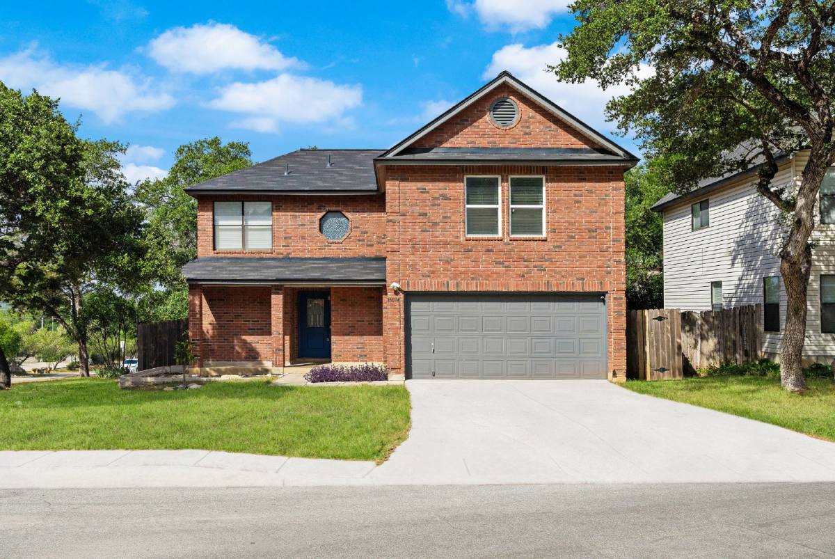 House for rent at 16074 Walnut Creek Dr, San Antonio, TX 78247