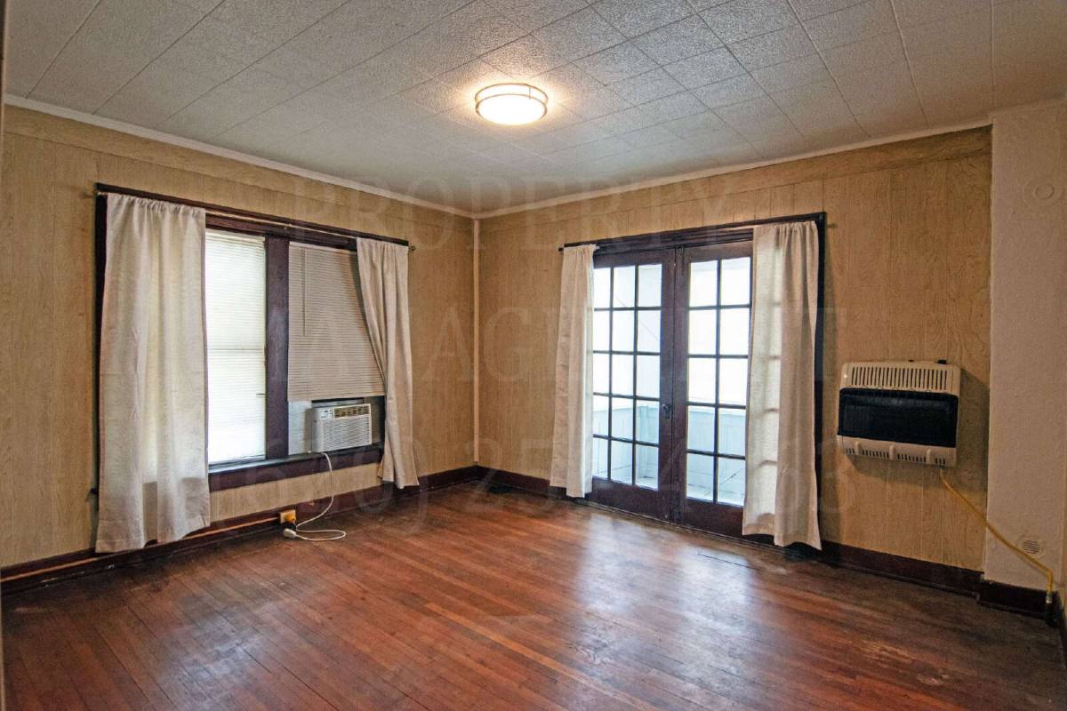 Apartment for rent at 405 W 5th St, Coffeyville, KS 67337