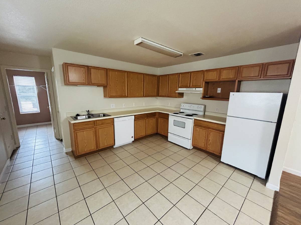 Townhouse for rent at 8005 Maverick Climb, San Antonio, TX 78250