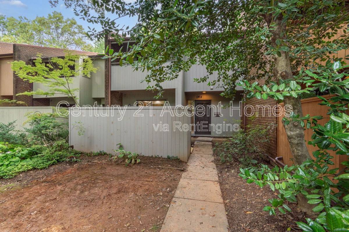 Townhouse for rent at 1764 Wainwright Dr, Reston, VA 20190