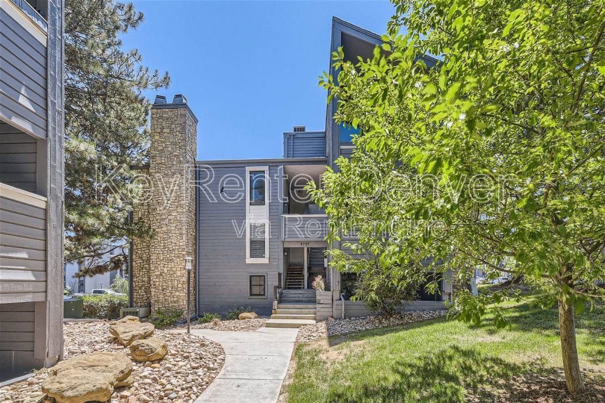 Condo for rent at 9727 E Peakview Ave #A11, Englewood, CO 80111
