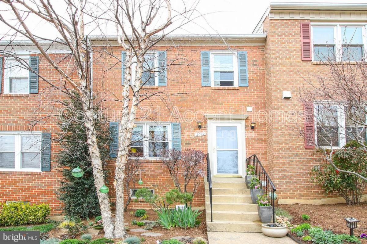 Townhouse for rent at 3009 20th Court S, Arlington, VA 22204