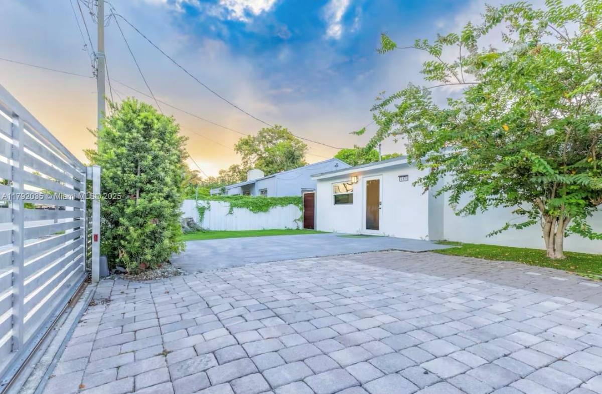 House for rent at 265 NW 59th St, Miami, FL 33127