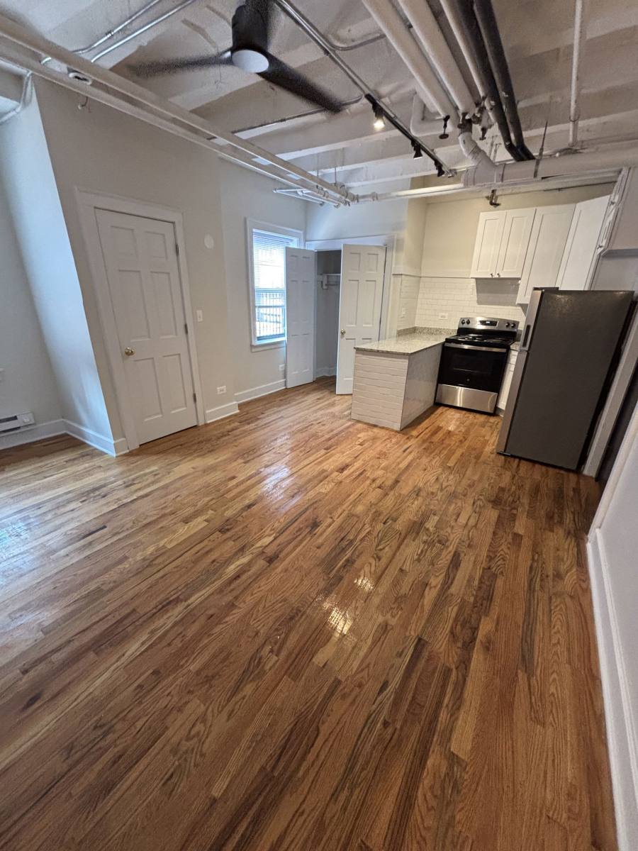 House for rent at 735 W Junior Terrace, Chicago, IL 60613