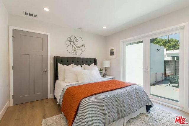 House for rent at 2419 Walnut Ave, Venice, CA 90291