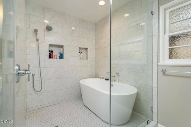 House for rent at 1535 Glenmont Dr, Glendale, CA 91207