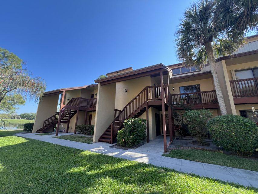 House for rent at 403 Lakeview Dr E, West Palm Beach, FL 33411