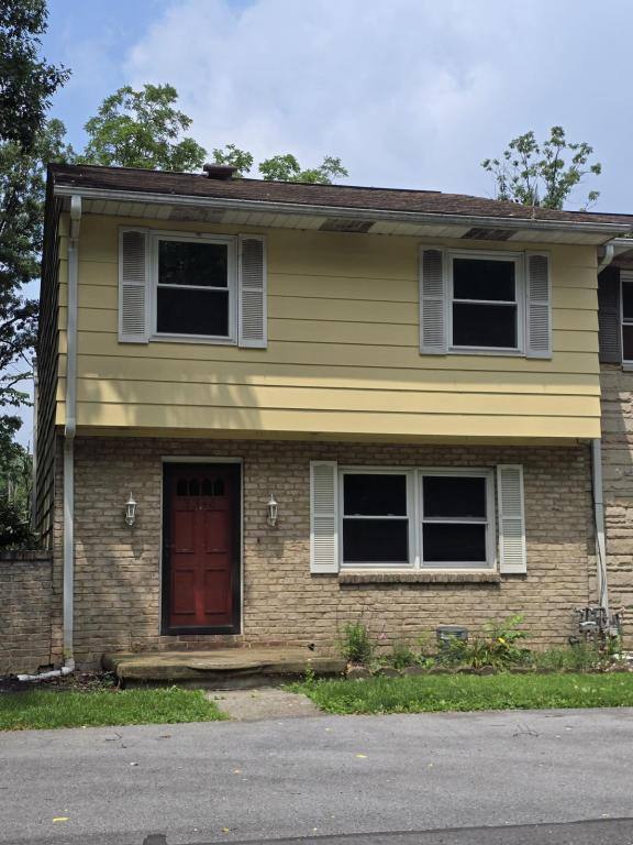 Townhouse for rent at 3346 Lynwood Dr, Altoona, PA 16602