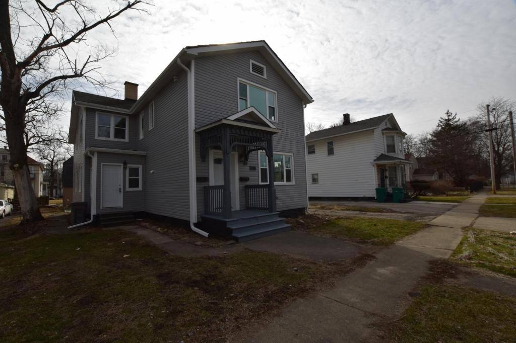House for rent at 208 Mound St - 2nd Floor, Joliet, IL 60433