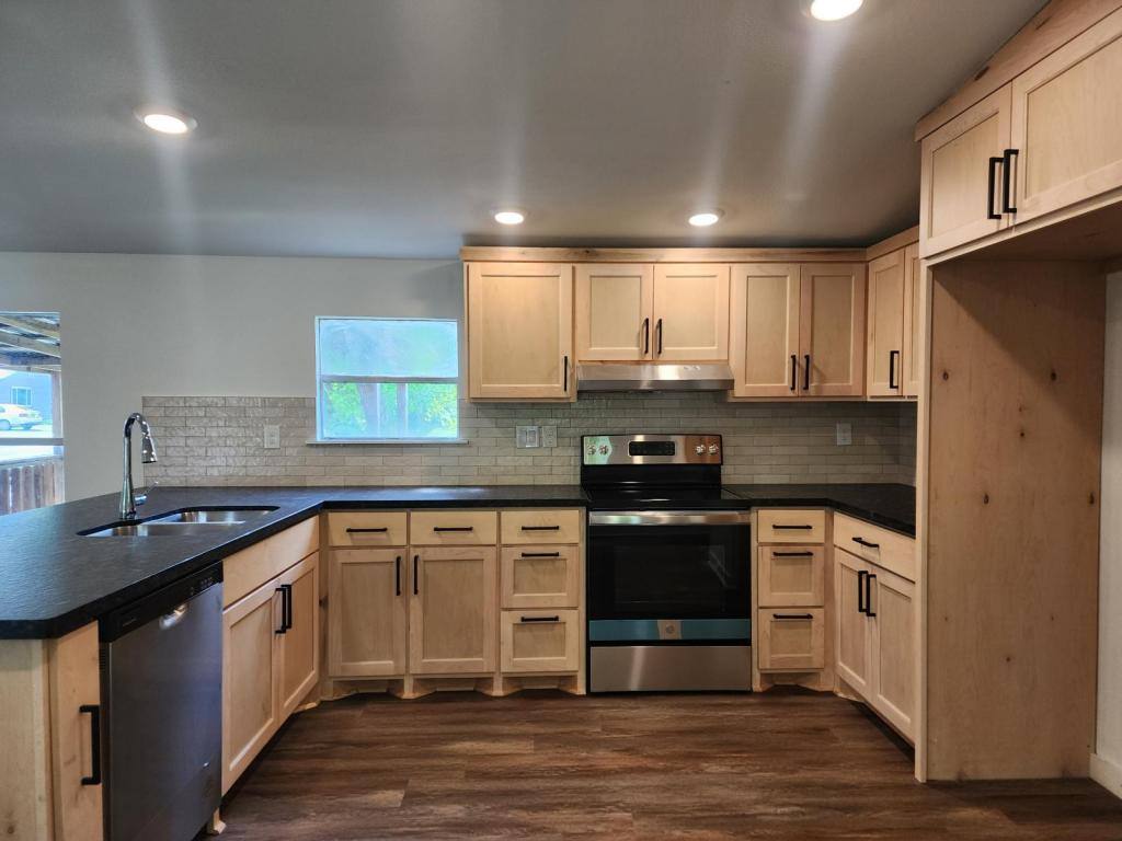 House for rent at 1403 W 11th St, Caldwell, TX 77836