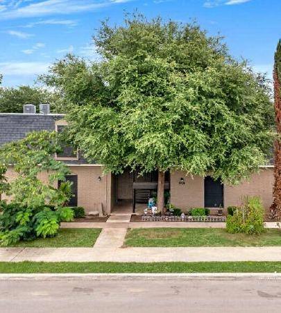 Apartment for rent at 1004 Allena Dr, San Antonio, TX 78213
