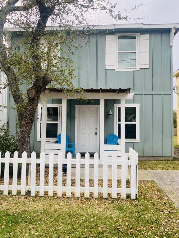 House for rent at 4212 Tx-35 Bus, Rockport, TX 78382