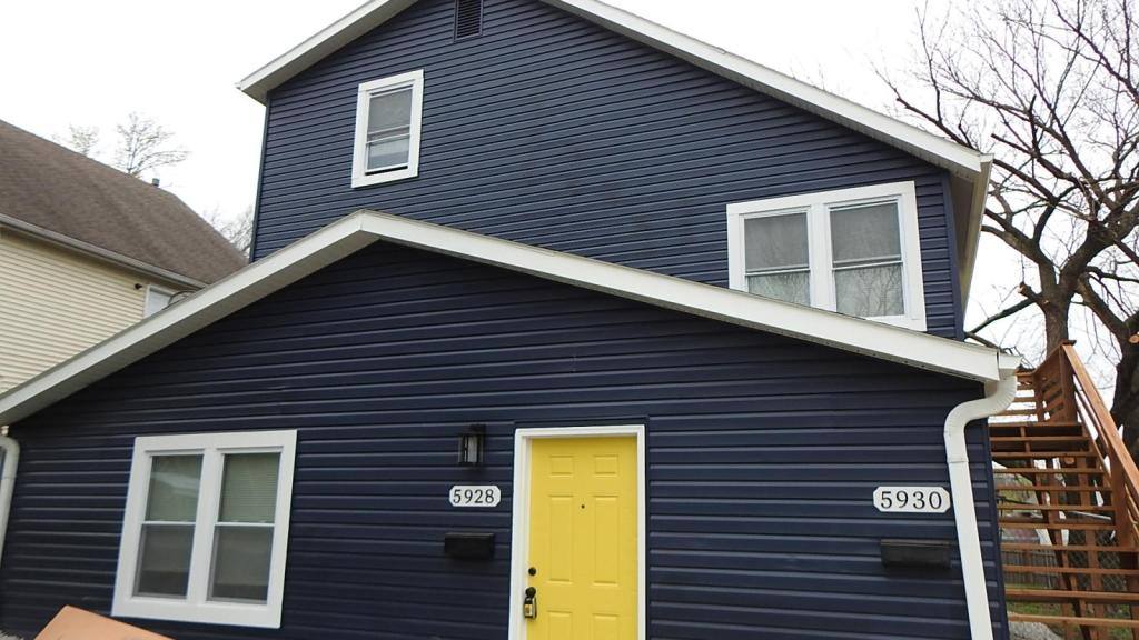 House for rent at 5928 Elmwood Ave, Kansas City, MO 64130