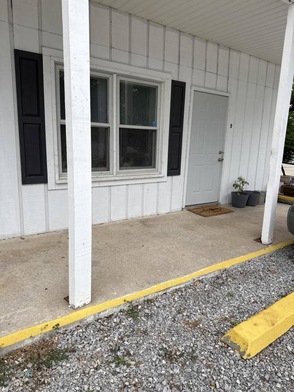 Apartment for rent at 604 W Jackson St #9, Warsaw, MO 65355