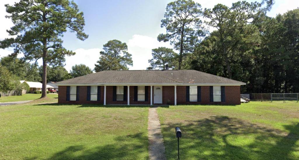 House for rent at 6404 J F Douglas Dr, Ocean Springs, MS 39564