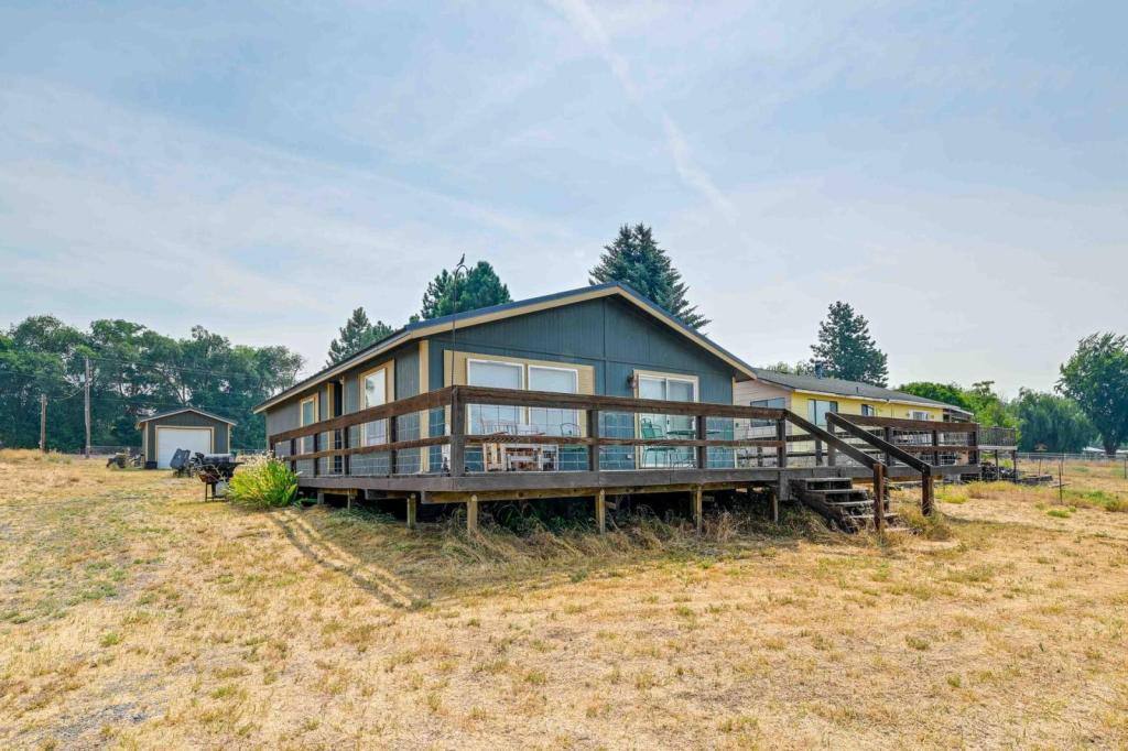 House for rent at 37458 Modoc Point Rd, Chiloquin, OR 97624