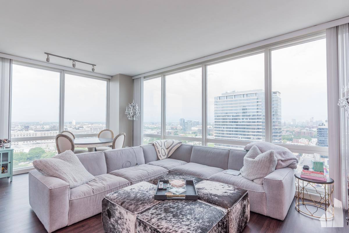 Condo for rent at 757 N Orleans St #2009, Chicago, IL 60654