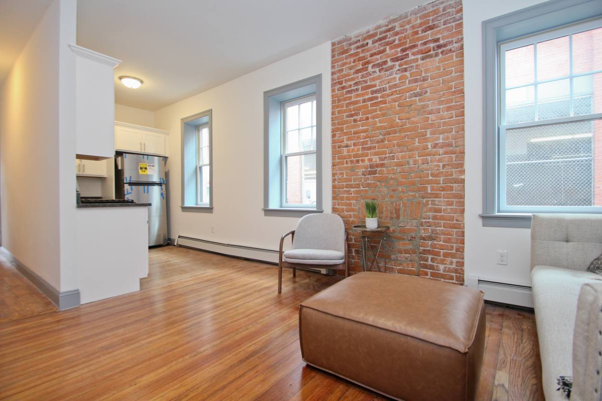 Apartment for rent at 246 Lawrence St #246, Hartford, CT 06106