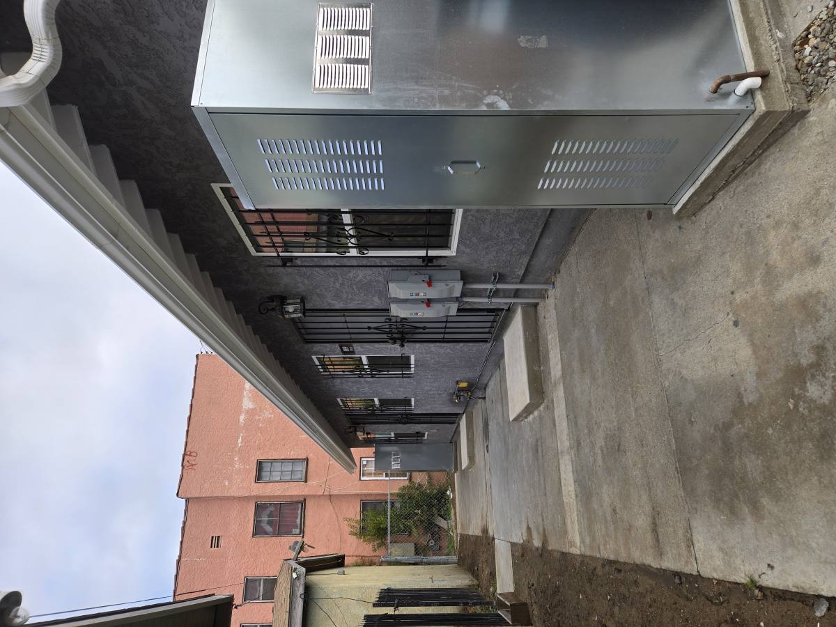 Apartment for rent at 889 E 35th St #889, Los Angeles, CA 90011