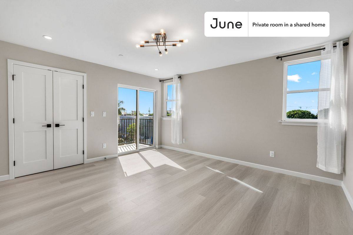 Apartment for rent at 327 N Chicago, Los Angeles, CA 90033