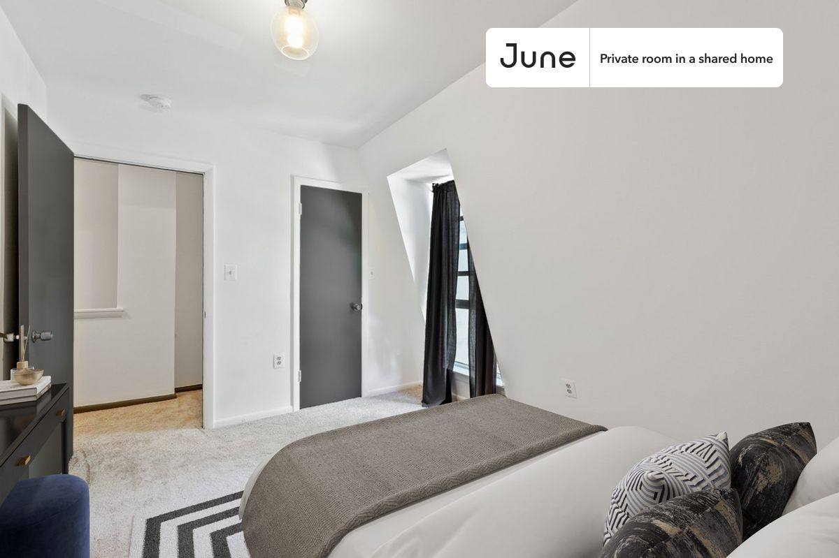 Apartment for rent at 1107 1 2 M St NW, Washington, DC 20005