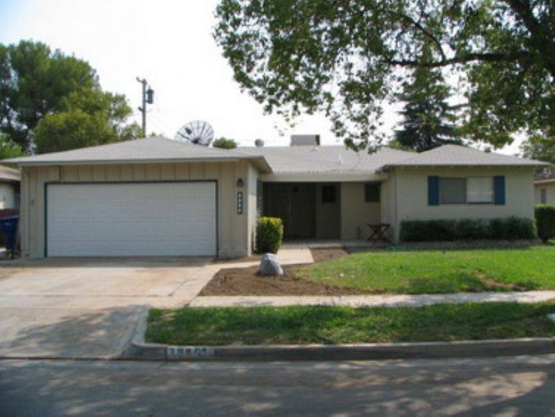House for rent at 3886 E Rialto Ave, Fresno, CA 93722