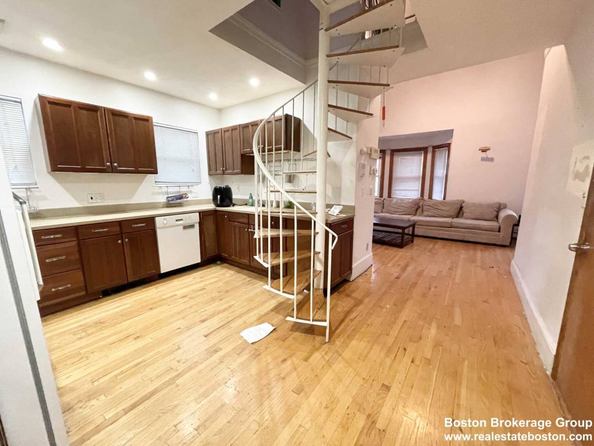 Apartment for rent at 1578 Tremont St, Roxbury Crossing, MA 02120