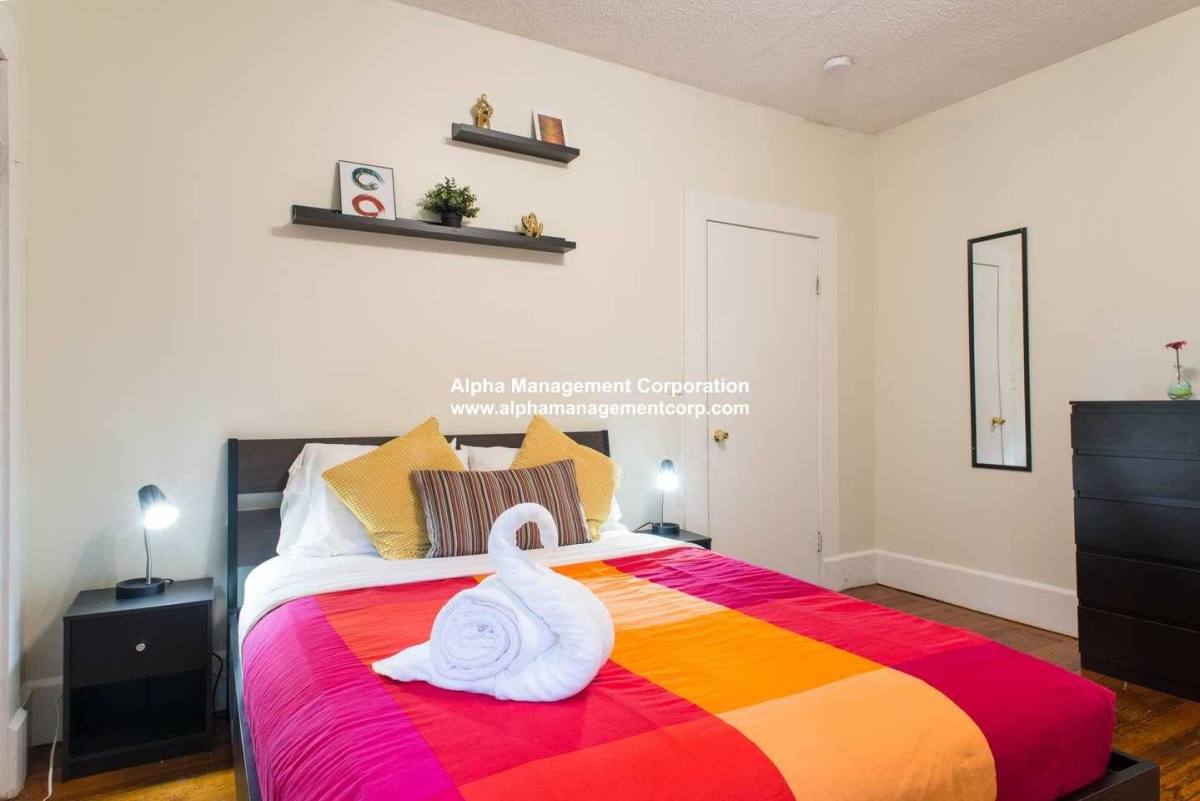 Apartment for rent at 133 Brook St, Brookline, MA 02445