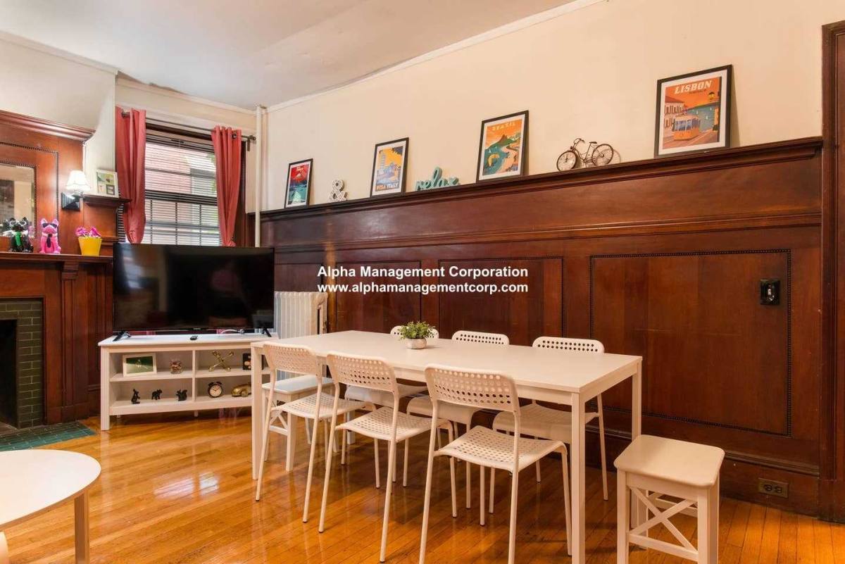 Apartment for rent at 1259 Beacon St, Brookline, MA 02446
