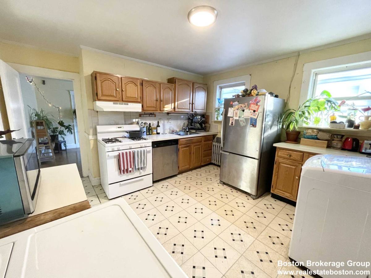 Apartment for rent at 16 Mission St, Boston, MA 02115