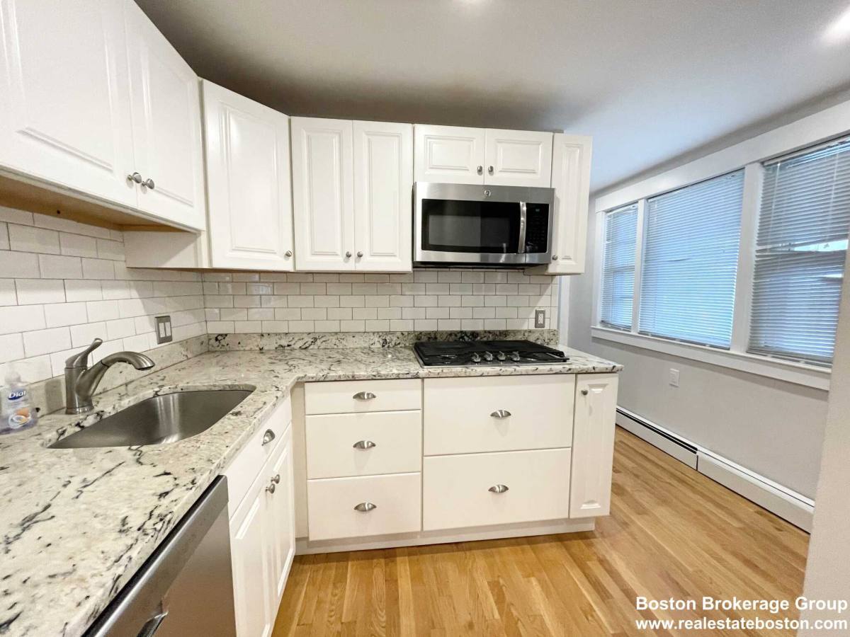 Apartment for rent at 140 P St, South Boston, MA 02127