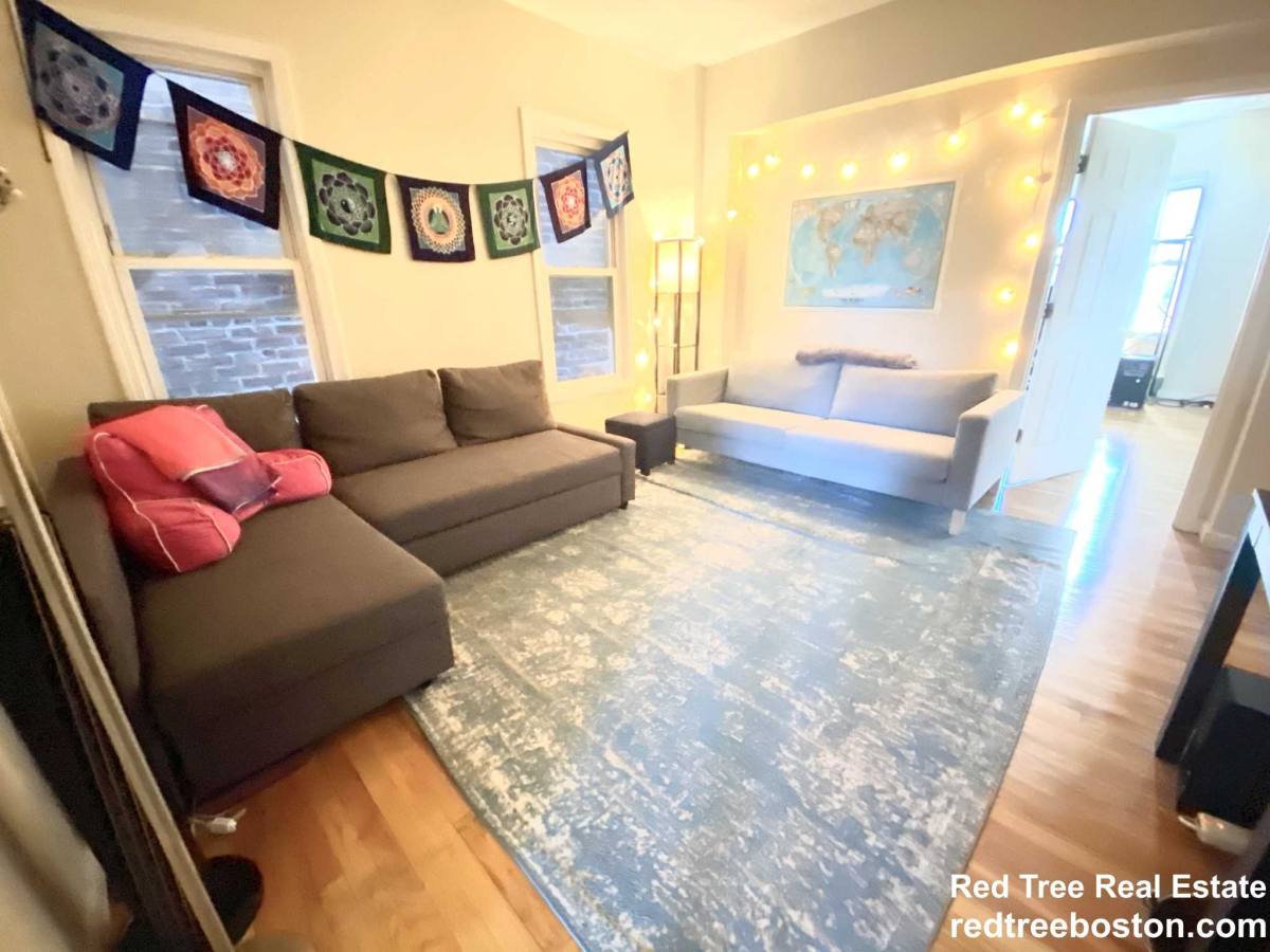 Apartment for rent at 116 Paris St, East Boston, MA 02128