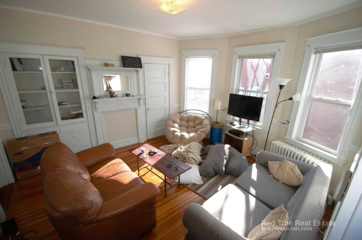 Apartment for rent at 31 Forest Hills St, Jamaica Plain, MA 02130