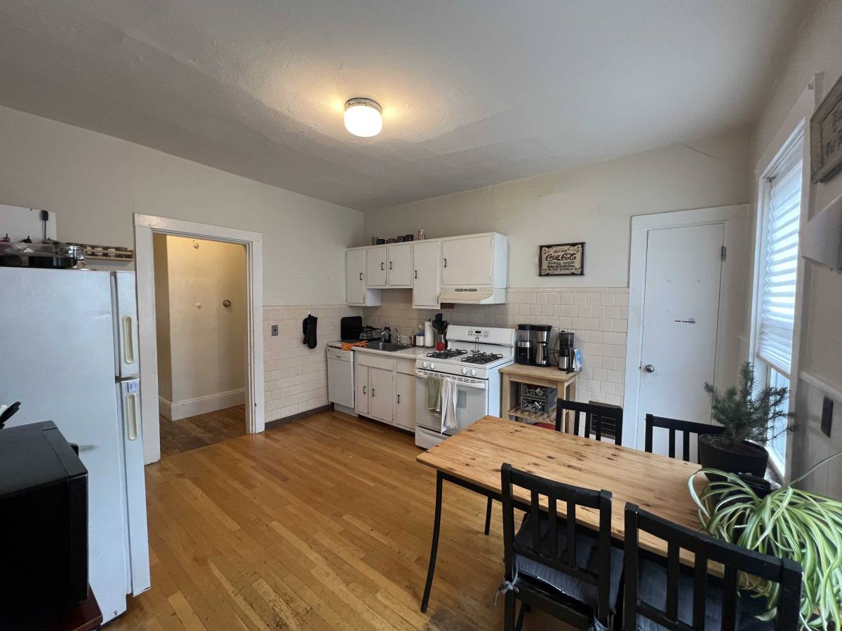 Apartment for rent at 231 Holland St, Somerville, MA 02144
