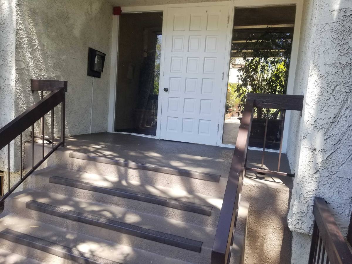 Apartment for rent at 11825 Magnolia Blvd #105, Valley Village, CA 91607