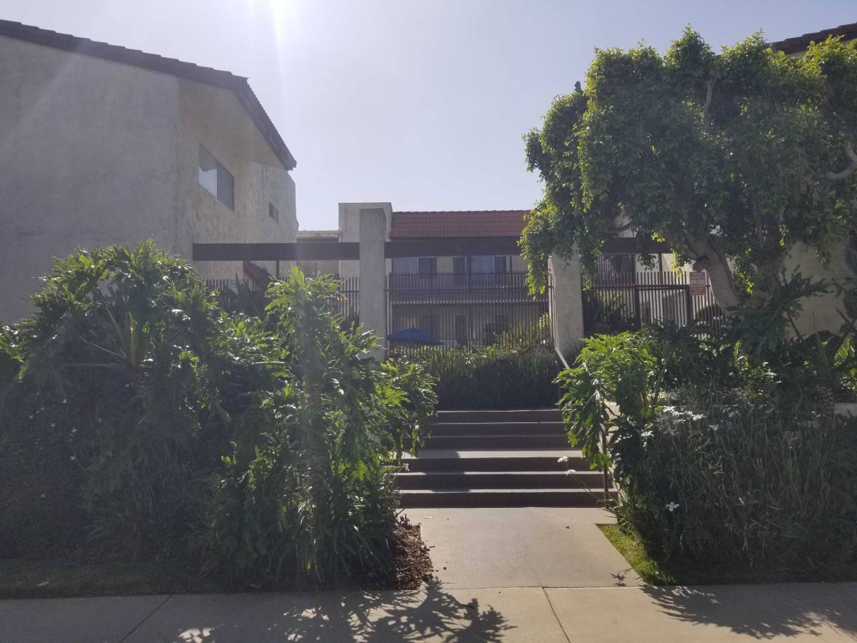 Apartment for rent at 5045 Woodman Ave #201, Sherman Oaks, CA 91423