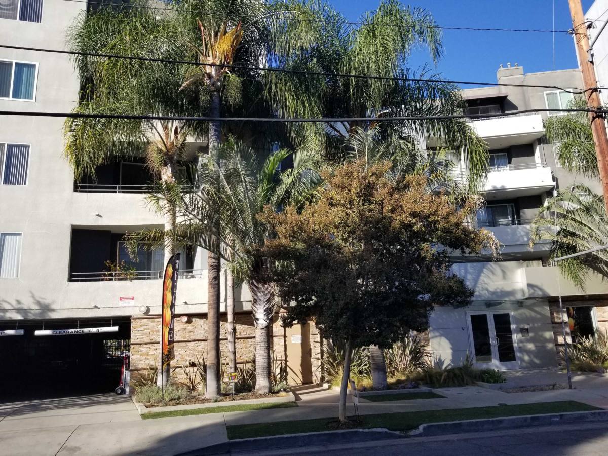 Apartment for rent at 4160 Arch Dr #200, Studio City, CA 91604
