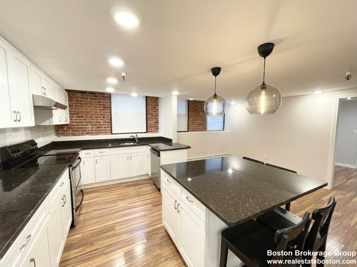 Apartment for rent at 49 Hemenway St, Boston, MA 02115