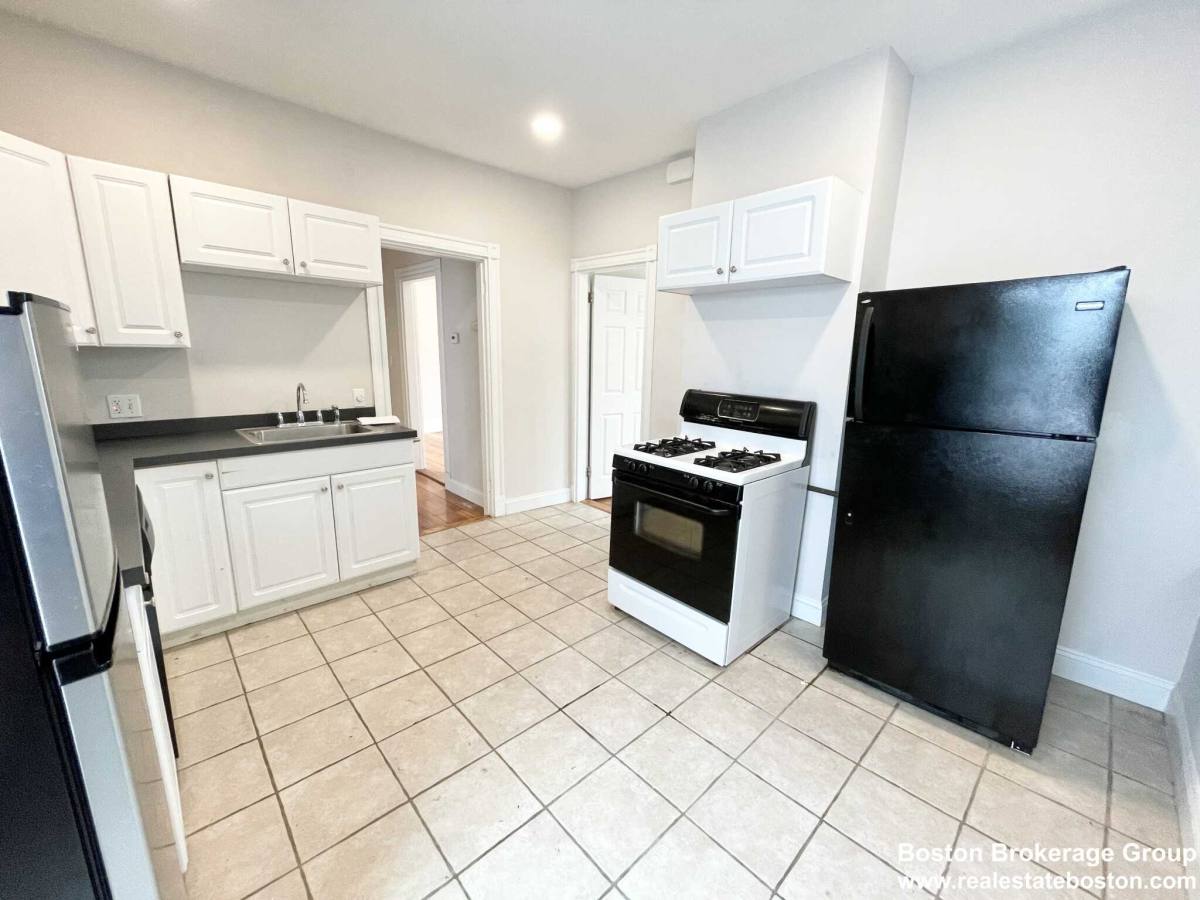 Apartment for rent at 286 E Cottage St, Dorchester, MA 02125