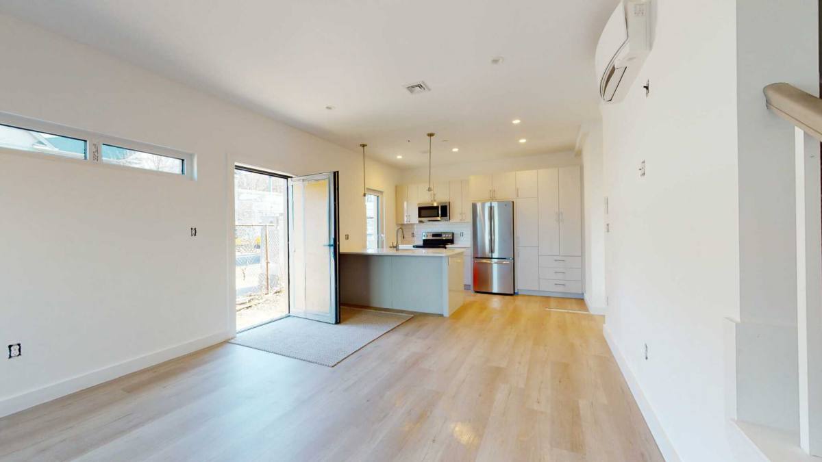 Apartment for rent at 2847 Washington St, Roxbury, MA 02119
