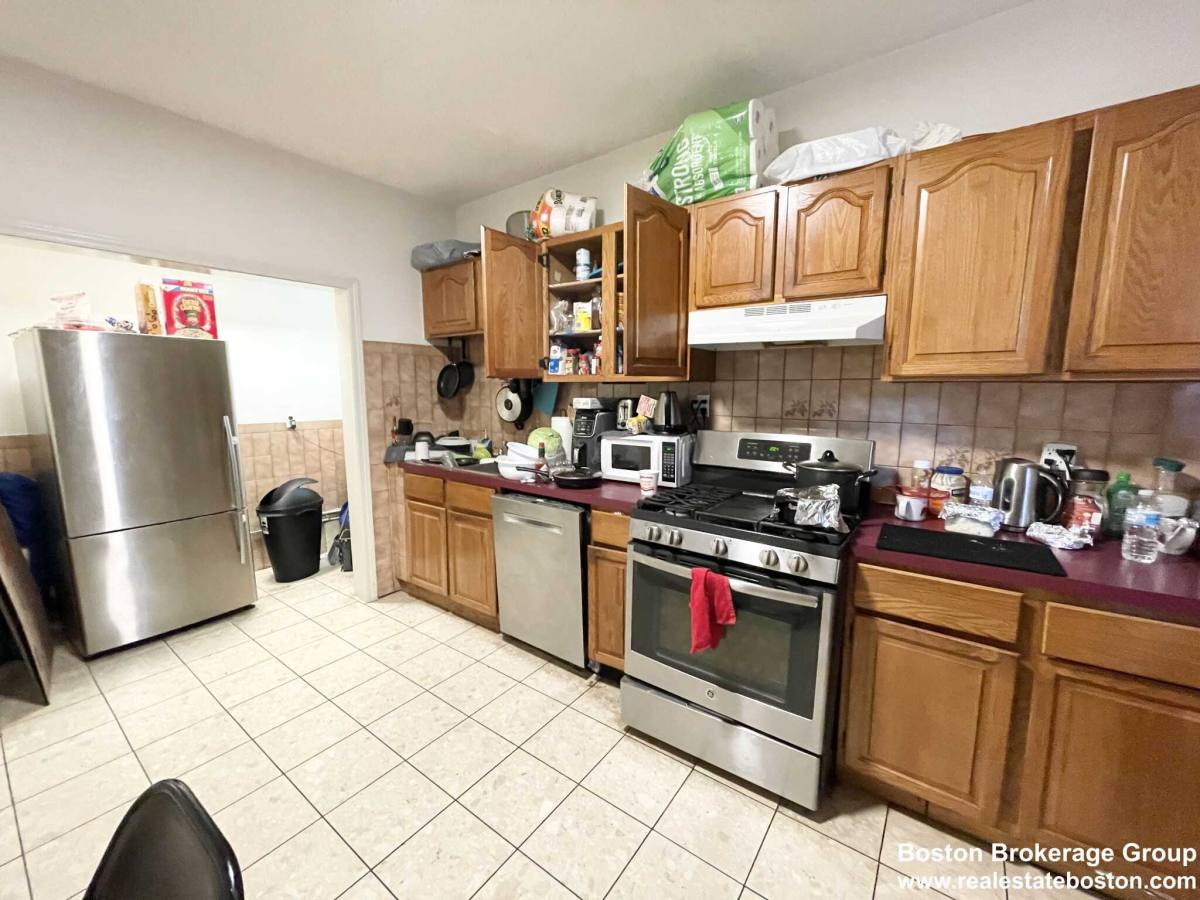 Apartment for rent at 32 Humphreys St, Dorchester, MA 02125