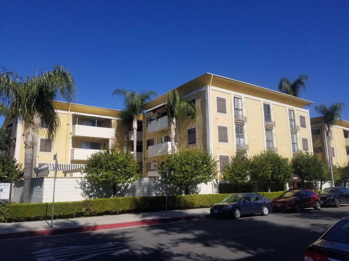 Apartment for rent at 17849 Margate St #201, Encino, CA 91316