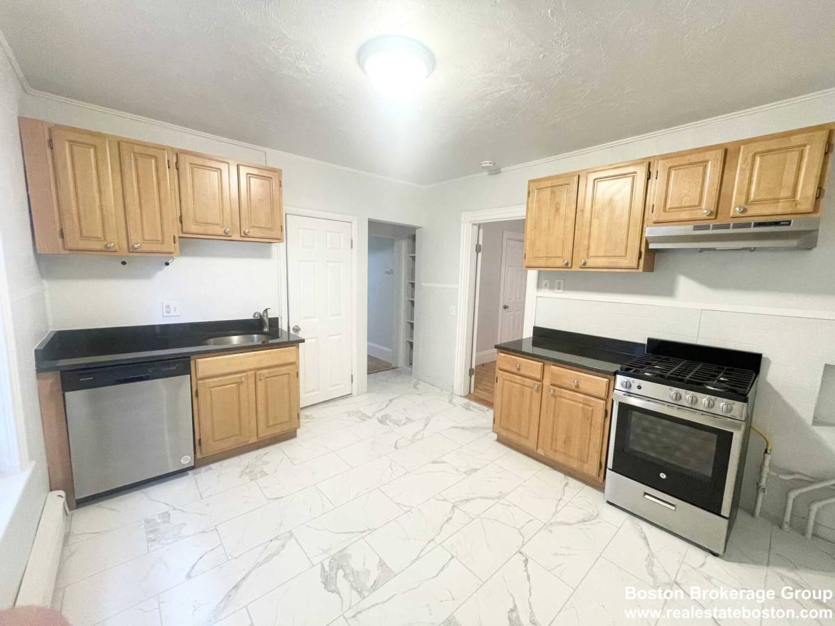 Apartment for rent at 32 Howell St, Dorchester, MA 02125