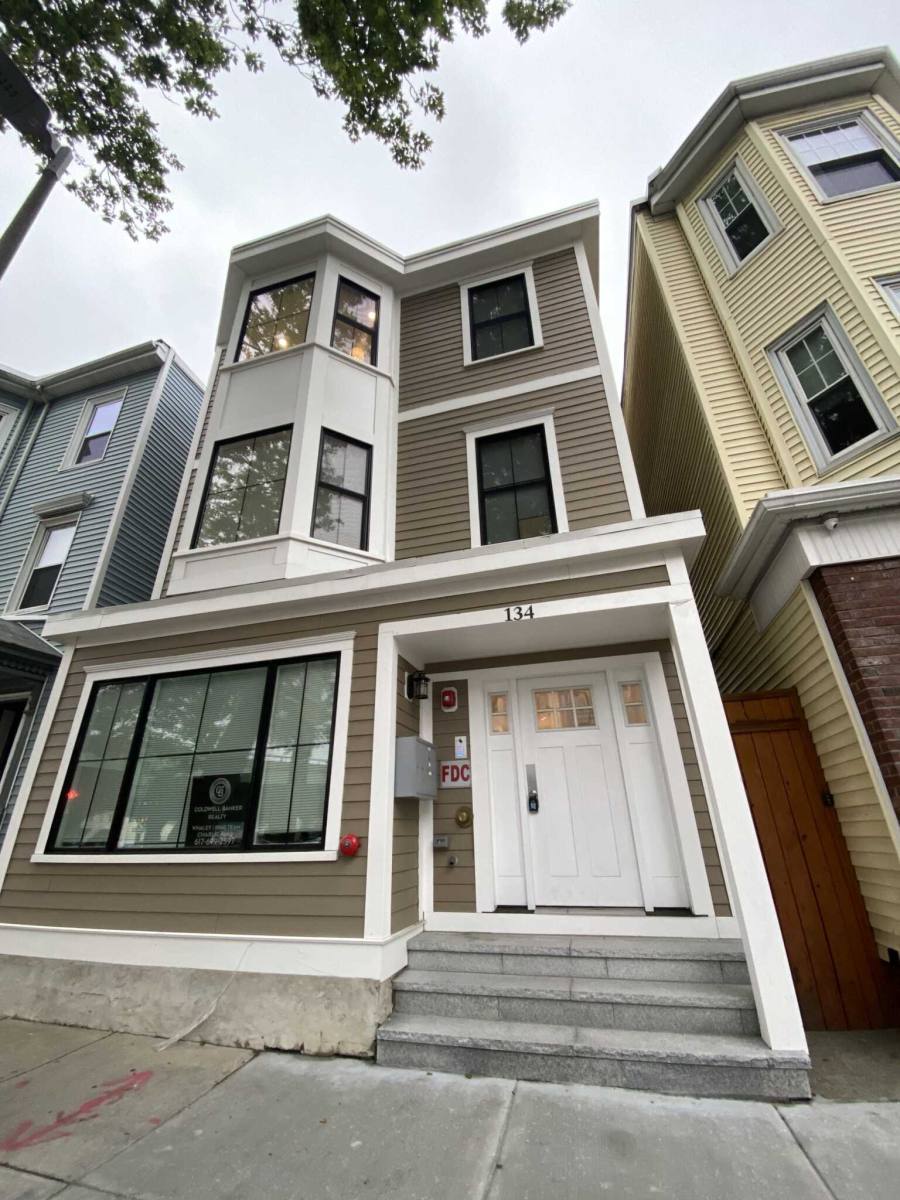 Apartment for rent at 144 Chelsea St, East Boston, MA 02128