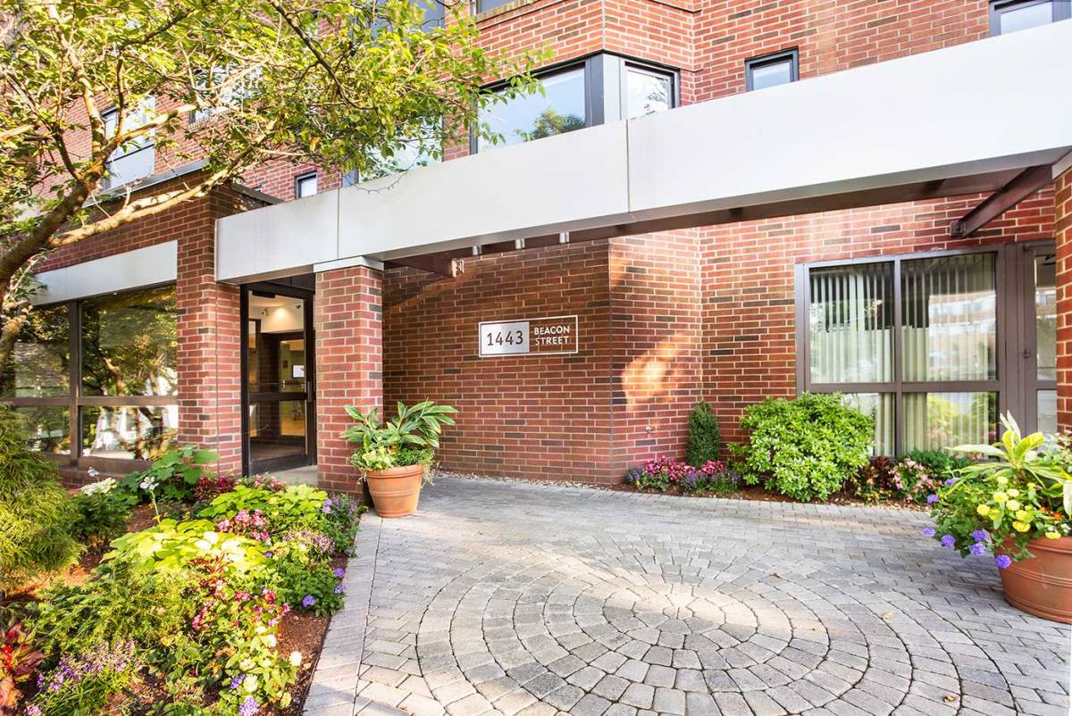 Apartment for rent at 1453 Beacon St, Brookline, MA 02446