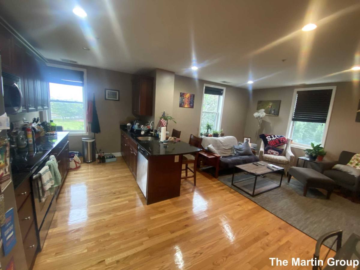 Apartment for rent at 110 Fellsway W, Somerville, MA 02145