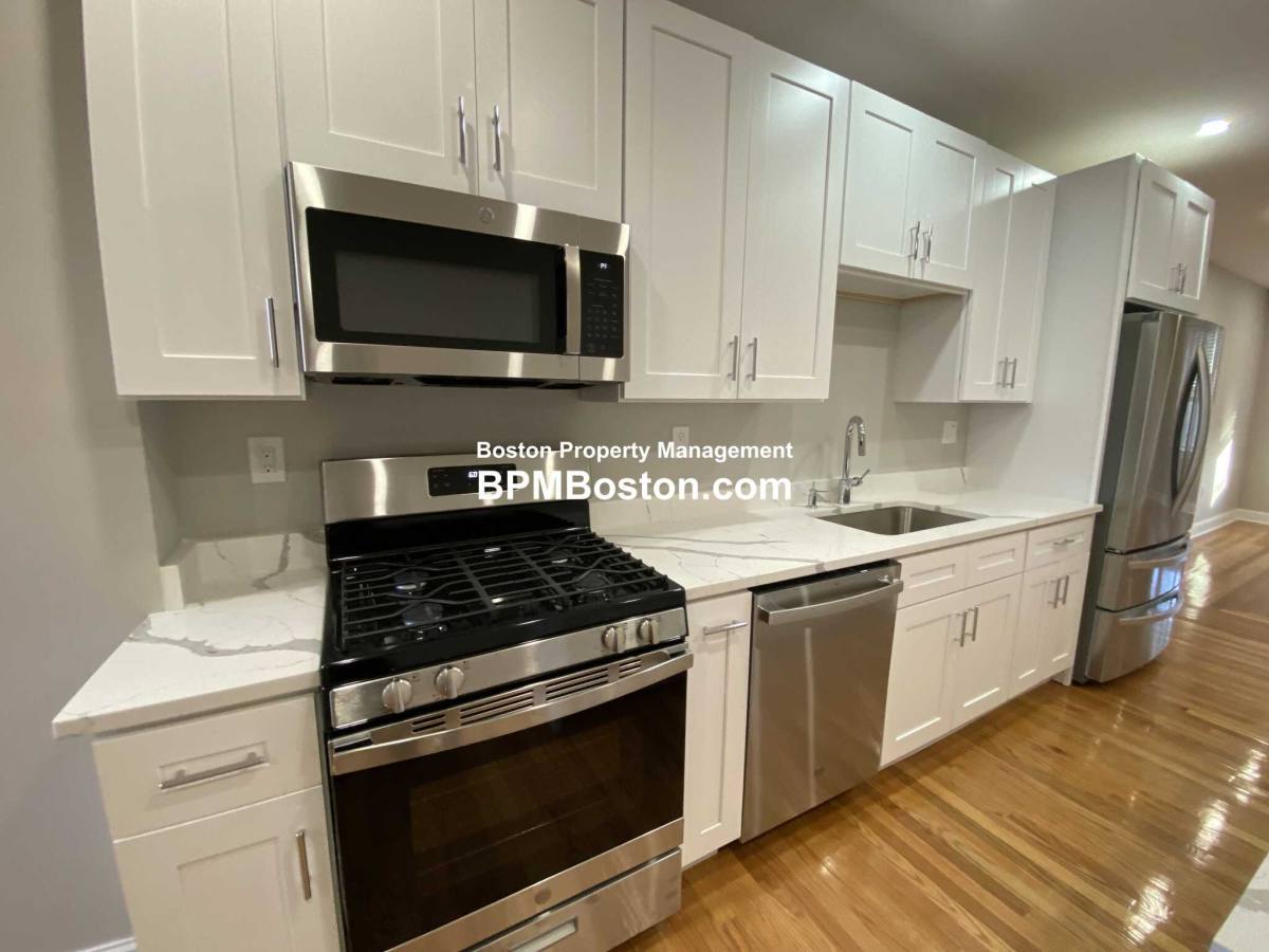 Apartment for rent at 18 Kilsyth Rd, Brookline, MA 02445